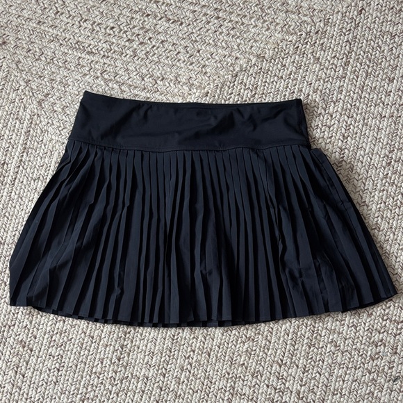 Fabletics Black Mini Pleated Skirt - Picture 1 of 4